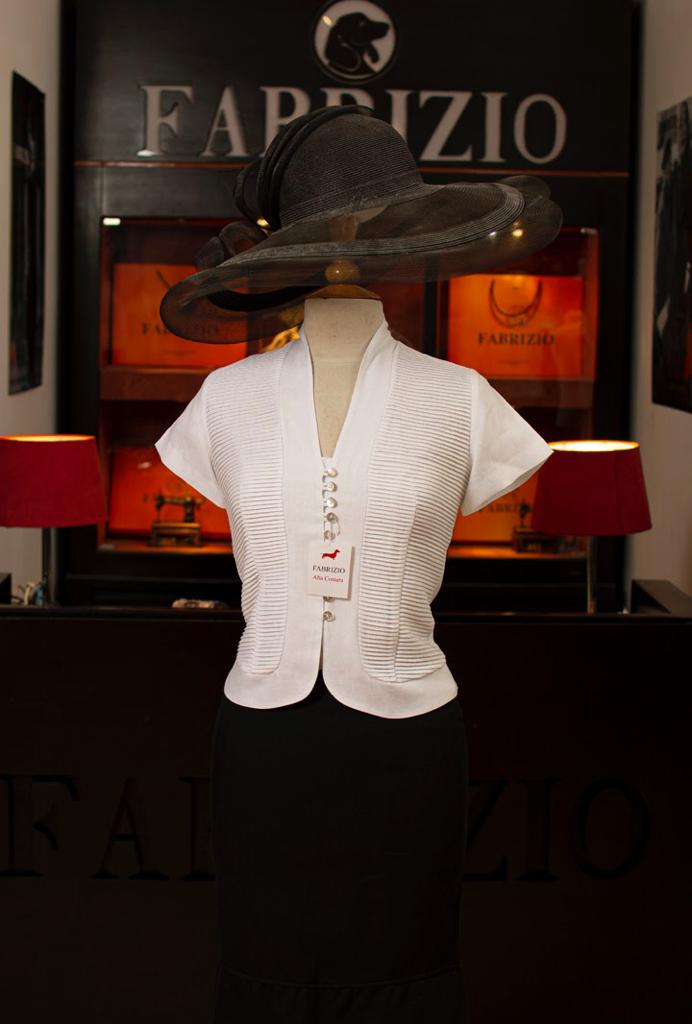 BLUSA BOTÓN PEGADO